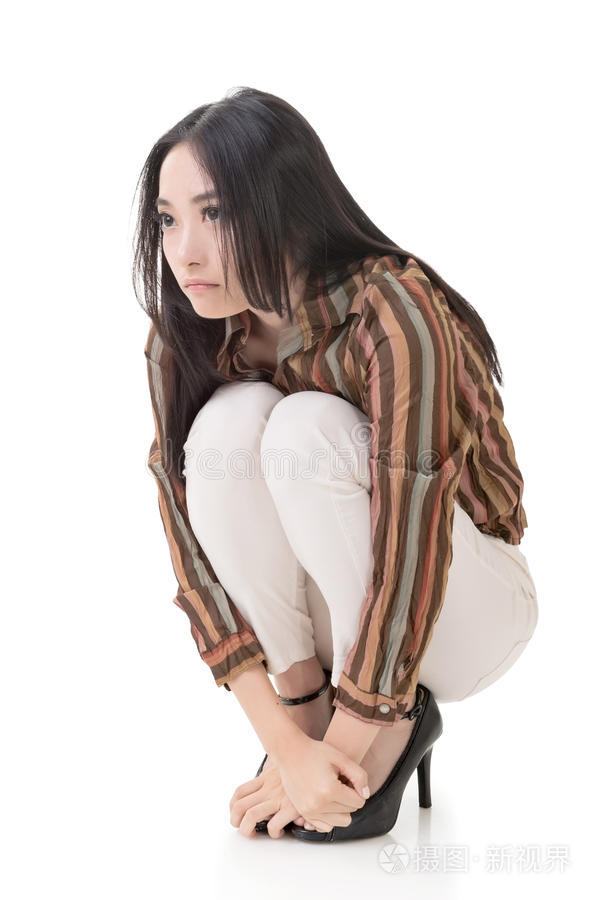 128间房主播跳舞 香烟迷雾